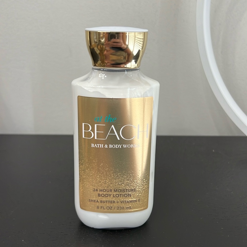 2/$15 Bath & Body Works AT THE BEACH 24 Hour Moisture Body Lotion